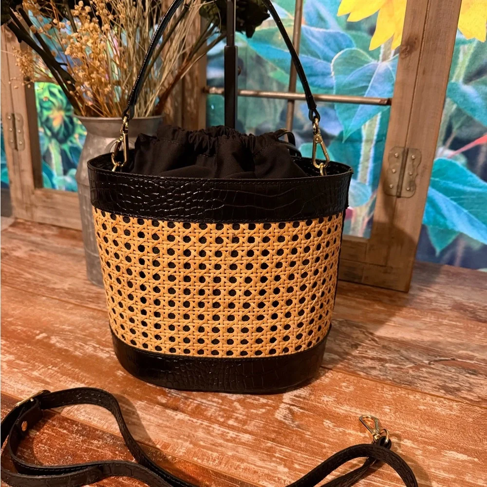 Maria Antoinetta Ratan Croc Embossed Bucket bag - Picture 2 of 8